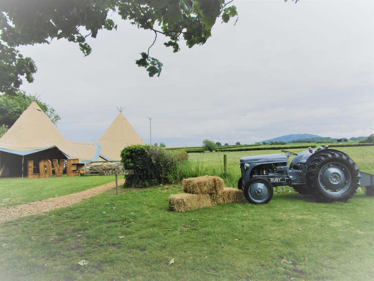 The Wroxeter Hotel Bagian luar foto